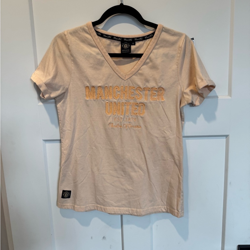 Manchester United Women's Peach Short Sleeve Tee *Tiny Hole*
